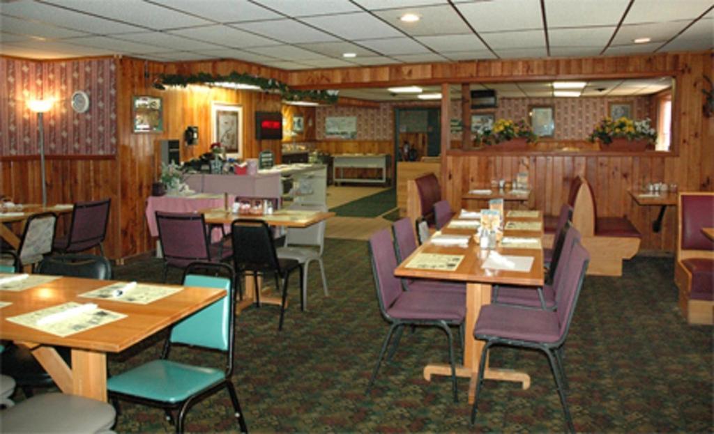 Zellar'S Village Inn Newberry Buitenkant foto